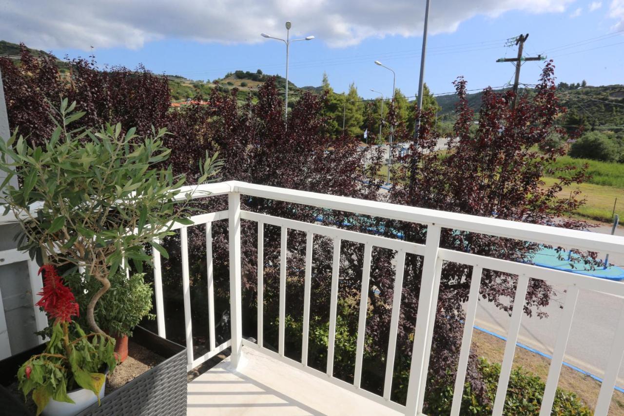 Mare Monte Luxury Apartments 2 Nea Skioni Dış mekan fotoğraf